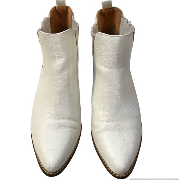 Ccocci Ankle Bootie in white pointed toe vegan leather - 7 - Picture 4 of 9